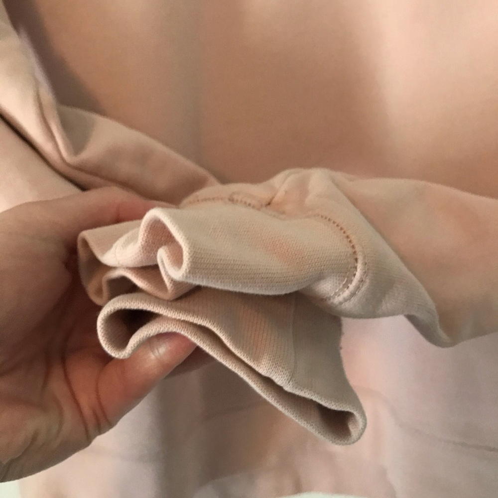 SOLD Everlane Light pink sweatshirt *flaws* - Picture 7 of 10